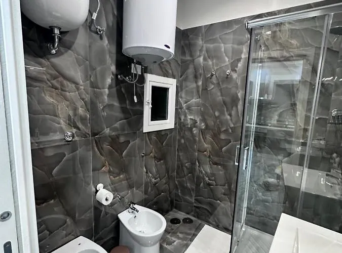 Jemms Holidays Naples